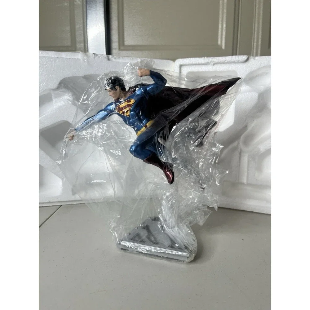 Superman The Man Of Steel Kenneth Rocafort Statue DC Collectibles 1538/5200
